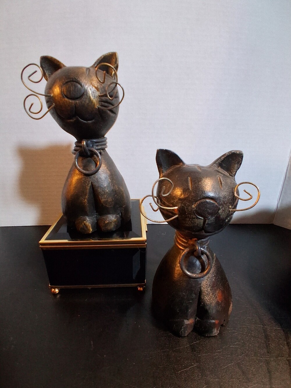 VTG Wood Black Cat Figurines Set of 2; Metal Collar & Whisker Accents; Gold Rub